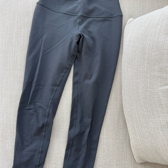 ALO Yoga Graphite Leggings. Size xs-s - Picture 6 of 9